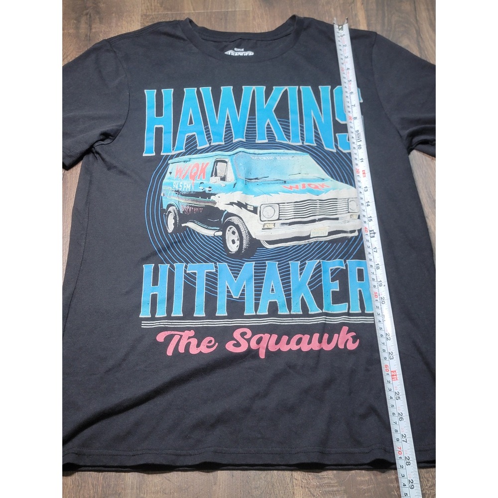 Stranger Things Hawkins Hitmaker WSQK 94.5 FM Radio Graphic T-Shirt Black Mens M